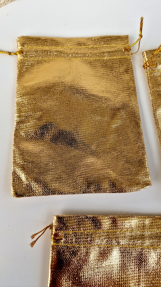 SÁČEK ZLATÉ BARVY 16,5*12
