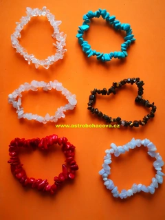 NÁRAMKY Z TROMLOVANÝCH KAMENŮ 