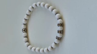 BÍLÝ ACHÁT - NÁRAMEK 4 MM