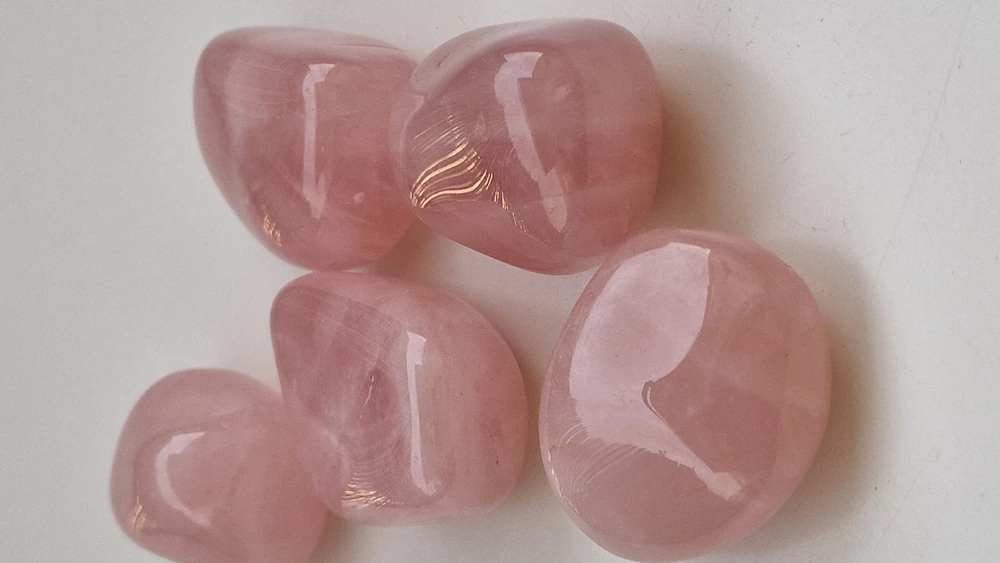 RŮŽENÍN TROMLOVANÝ KÁMEN