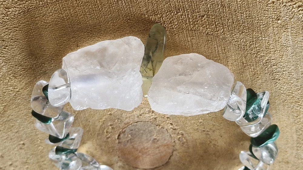 KŘIŠTÁL, MALACHIT, CHRYZOPRAS