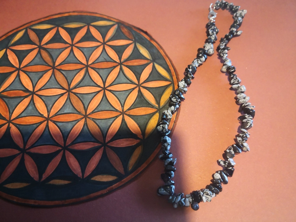 OBSIDIAN - VLOČKOVÝ NÁHRDELNÍK 