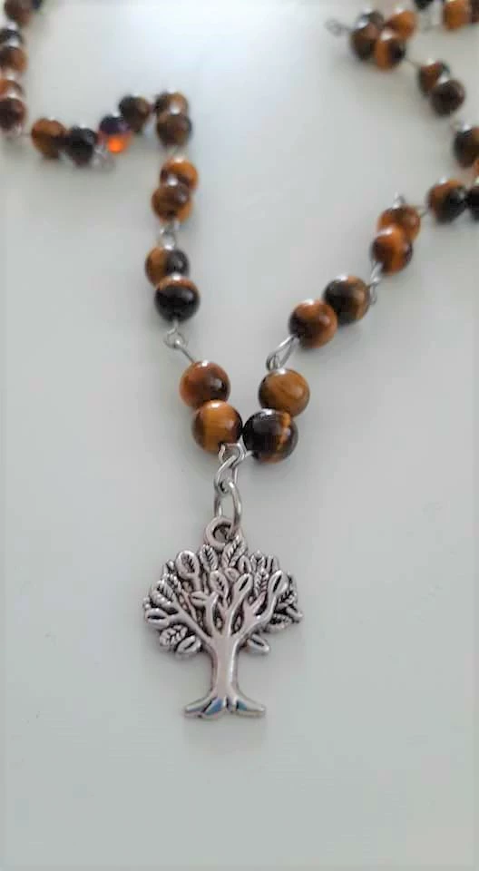 TYGŘÍ OKO NÁHRDELNÍK STROM ŽIVOTA