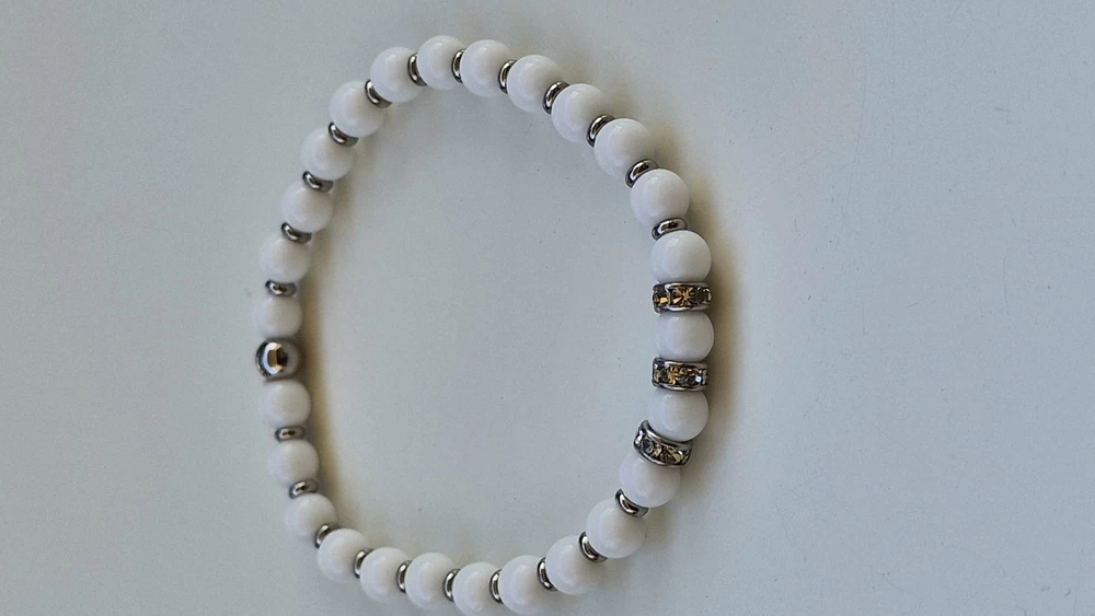 BÍLÝ ACHÁT - NÁRAMEK 4 MM