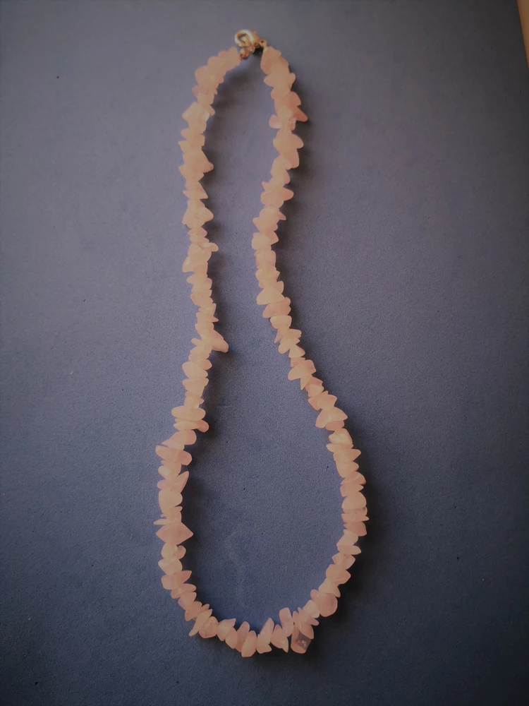 Růženín náhrdelník 50 cm z trom. kam