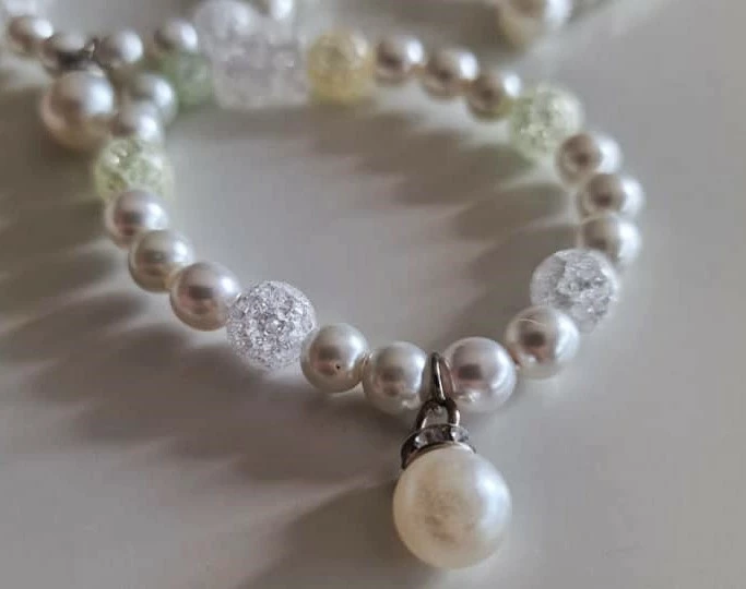 KORÁLKY, PUKANNÝ KŘIŠTÁL 