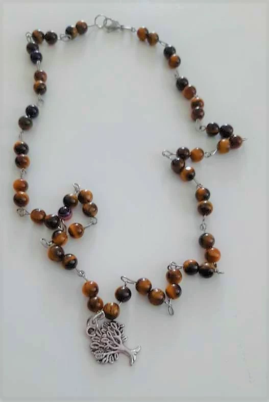 TYGŘÍ OKO NÁHRDELNÍK STROM ŽIVOTA