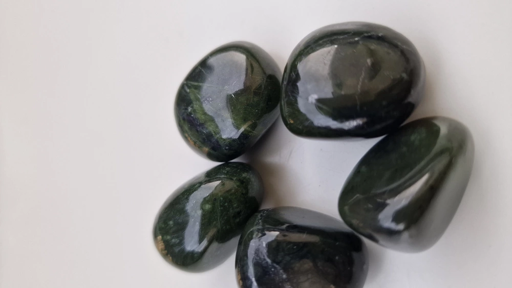 SERPERTIN zelený tromlovaný 3-4 CM