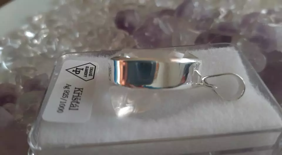 KŘÍŠŤÁL PŘÍVĚSEK STŘÍBRO